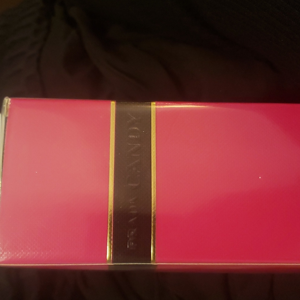 PRADA - Picture 3 of 3